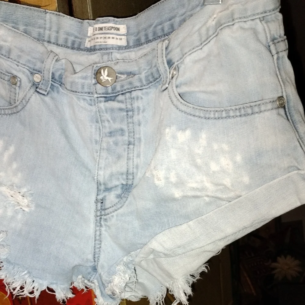 Stylish Light Blue Denim Shorts - Picture 4 of 5